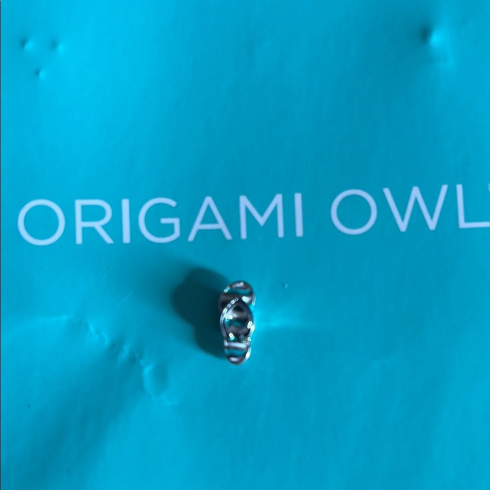 Origami Owl Silver flip flop Elegant Jewelry